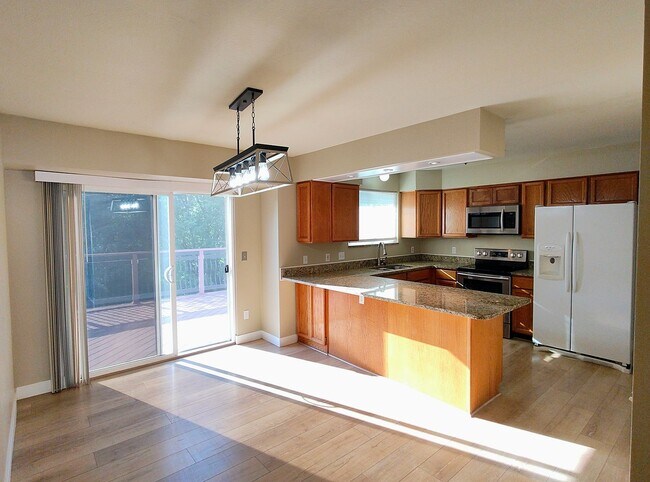 Building Photo - Great 5 Bed 3 Bath Remodeled Home