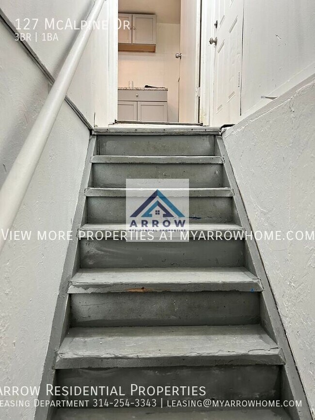 Building Photo - 127 McAlpine Dr-