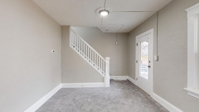 Building Photo - Old Brooklyn Area - 3 Bedroom Single Famil...