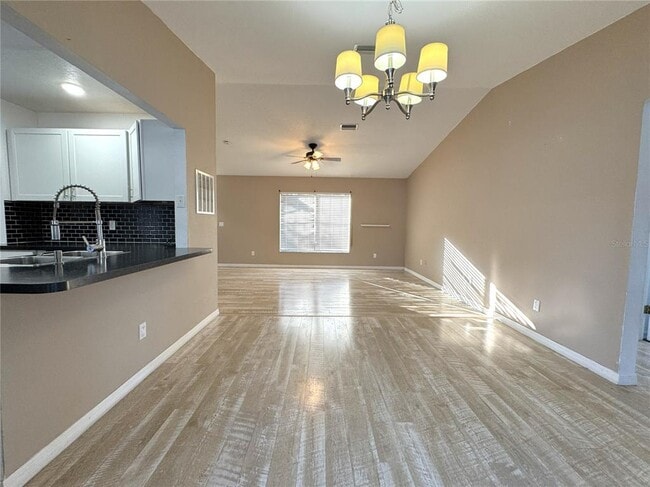 Building Photo - 1514 Poe St