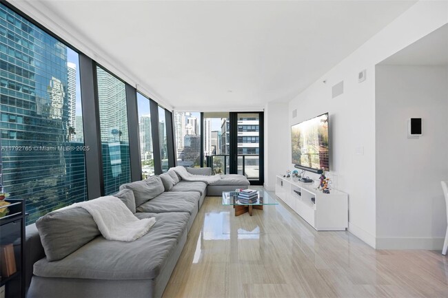 Building Photo - 1451 Brickell Ave