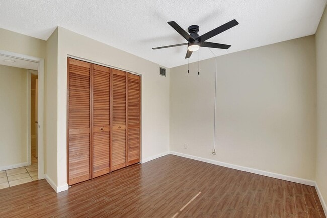 Building Photo - 616 Sea Pine Way