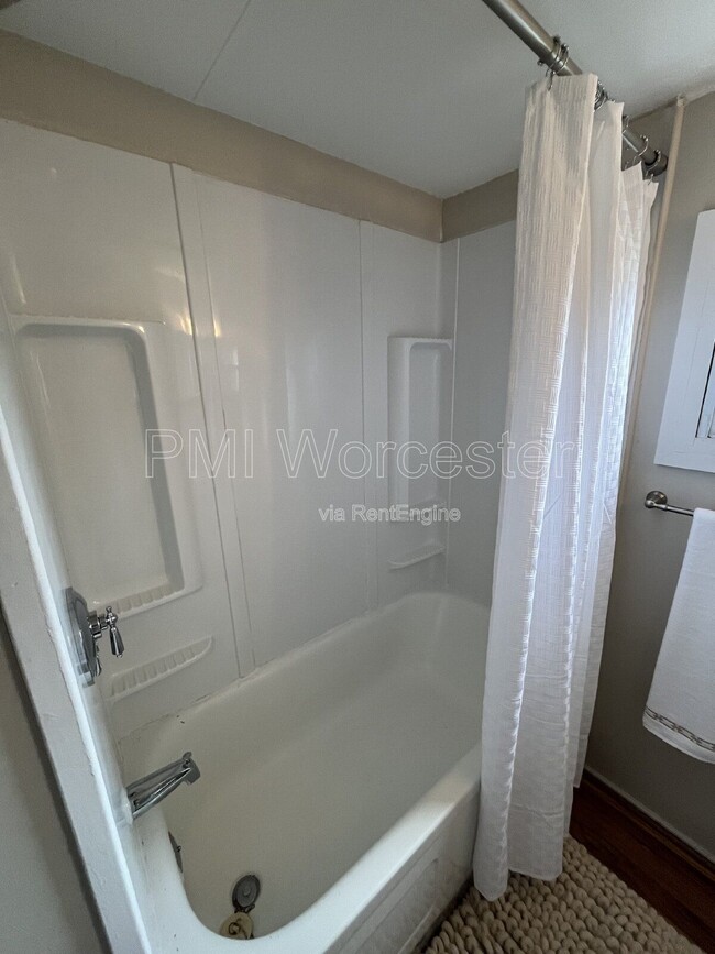 Building Photo - 17 Washington St