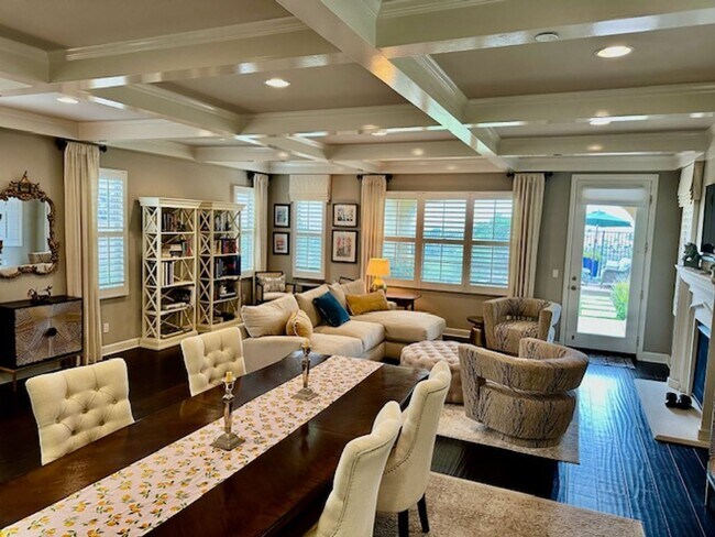 Building Photo - 3BD Home with Amazing Panoramic Ocean Views!