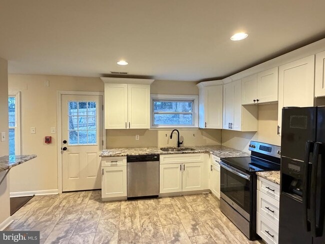 Building Photo - 1337 Pottstown Pike