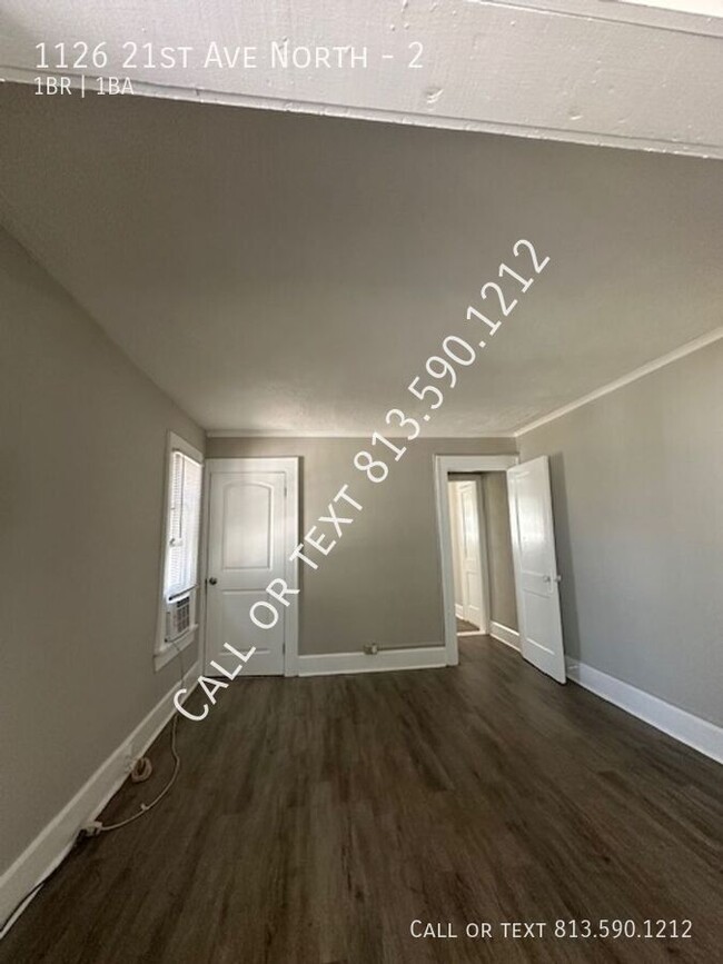 Building Photo - Beautifully redone Historic St. Pete Apart...