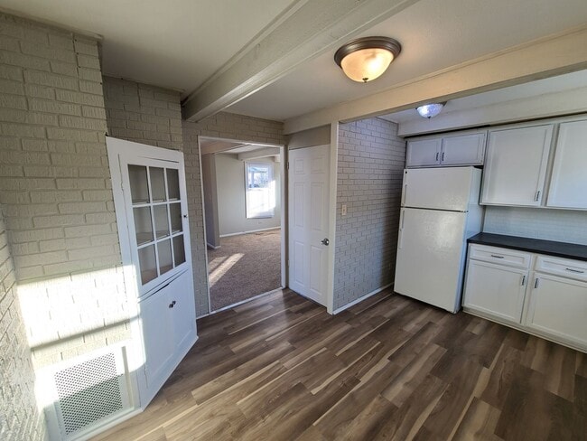 Building Photo - 2 Bedroom Home in Normal