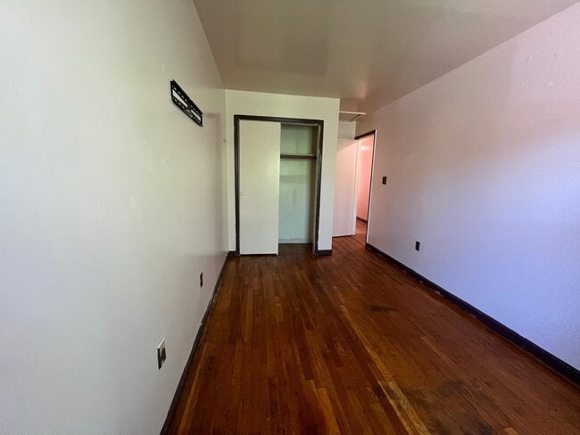 Building Photo - 52 Yale Ave