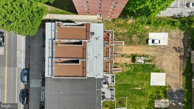 Building Photo - 3921 Roland Ave