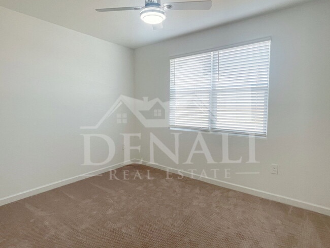 Building Photo - 2760 W Stradling Ave