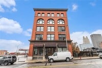 Building Photo - 609 Central St