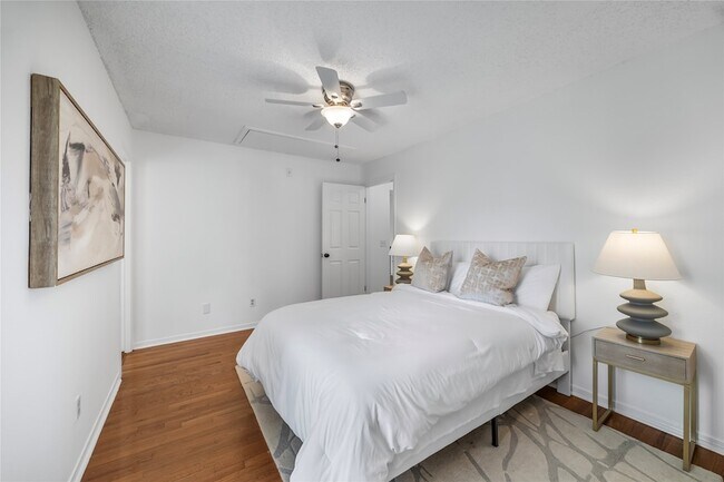 Building Photo - 10310 Minturn Ln