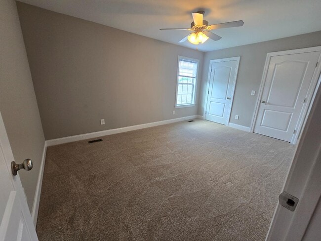 Building Photo - 729 Cobblestone Dr