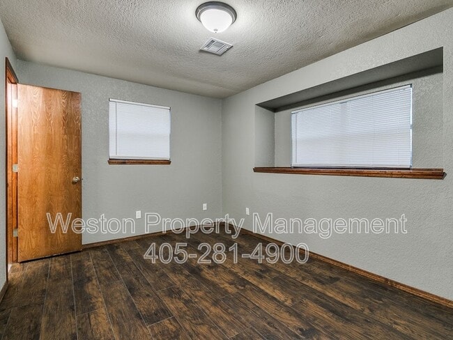 Building Photo - 1304 Regency Blvd