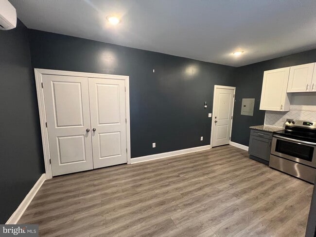 Building Photo - 1829 N 33rd St