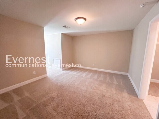 Building Photo - Spacious 3 Bed, 2.5 Bath Town Home with Garage and Patio | Pet Friendly | Available Now!