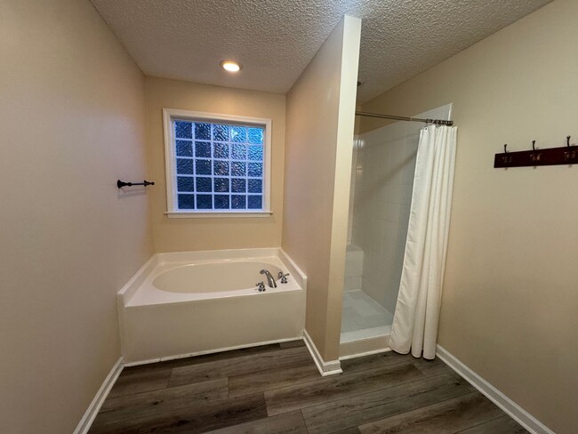 Building Photo - 3 Bedroom |  2.5 Bathroom Raleigh Home wit...