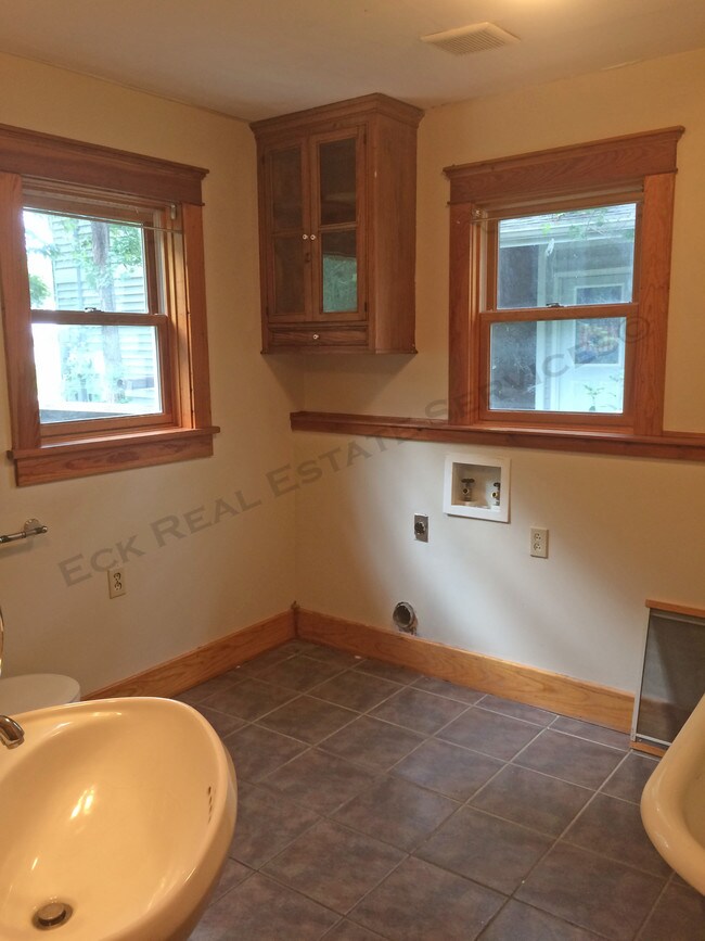 Building Photo - 729 Missouri St