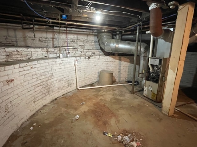 Building Photo - 1131 E Broadway St