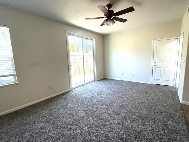 Building Photo - Spacious 5-Bedroom Home in Gated Stockton ...