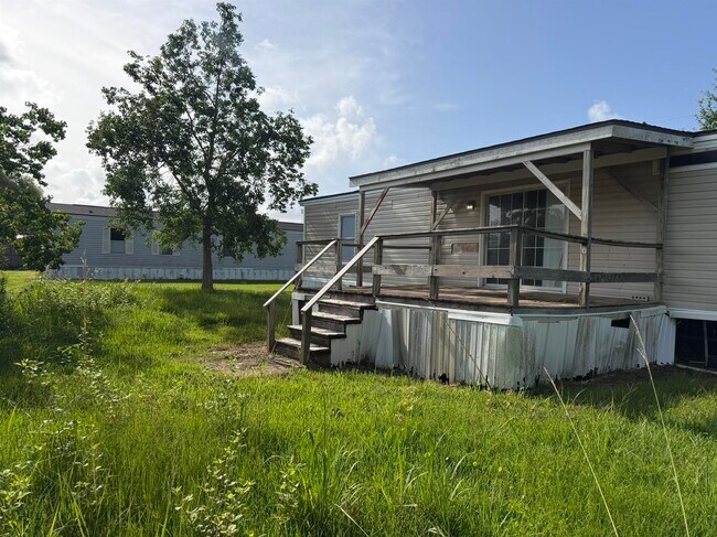 Building Photo - 2416 Stingray-