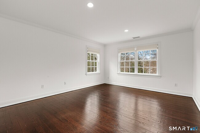 Building Photo - 93 Mansfield Ave