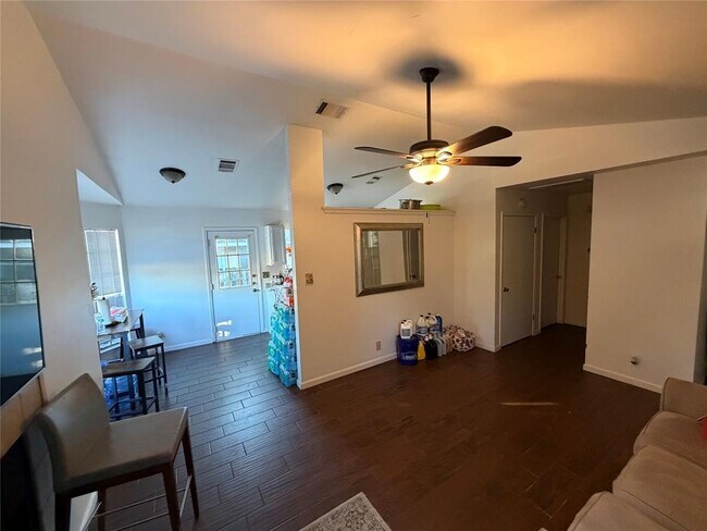 Building Photo - 9620 Sugar Hill Dr