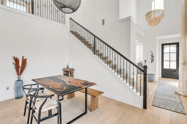 Building Photo - 516 Ahern Ct