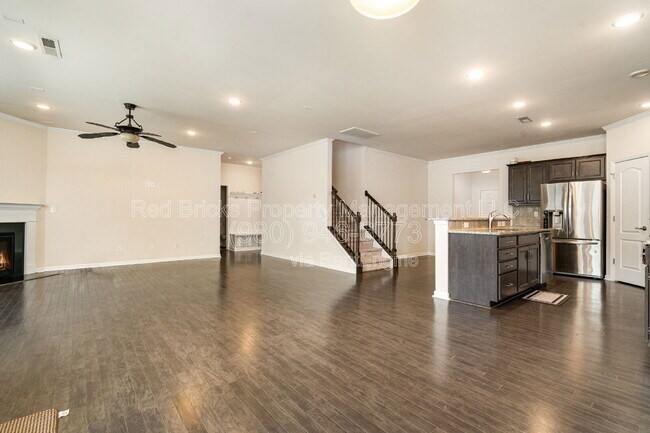 Building Photo - 493 Twelve Oaks Ln