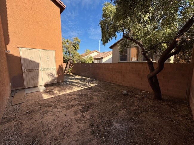 Building Photo - Beautiful 4Bed/3Bath/2Car home located between Summerlin/Providence area
