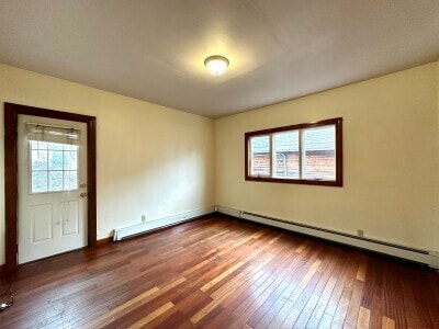 Building Photo - 569 Main St