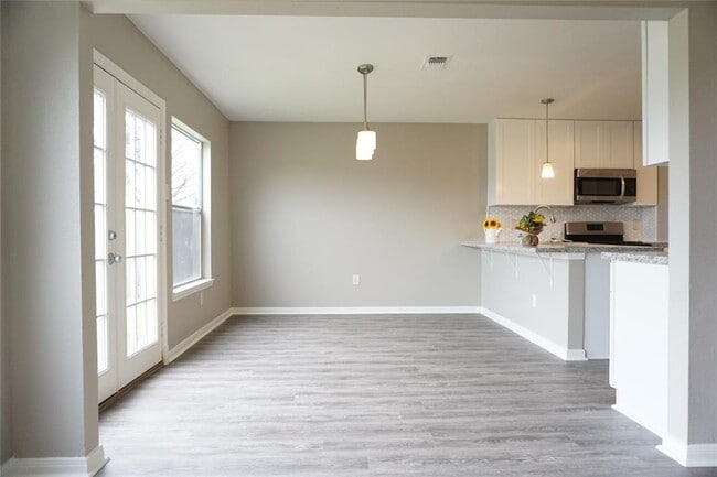 Building Photo - 18126 Almonte Ln
