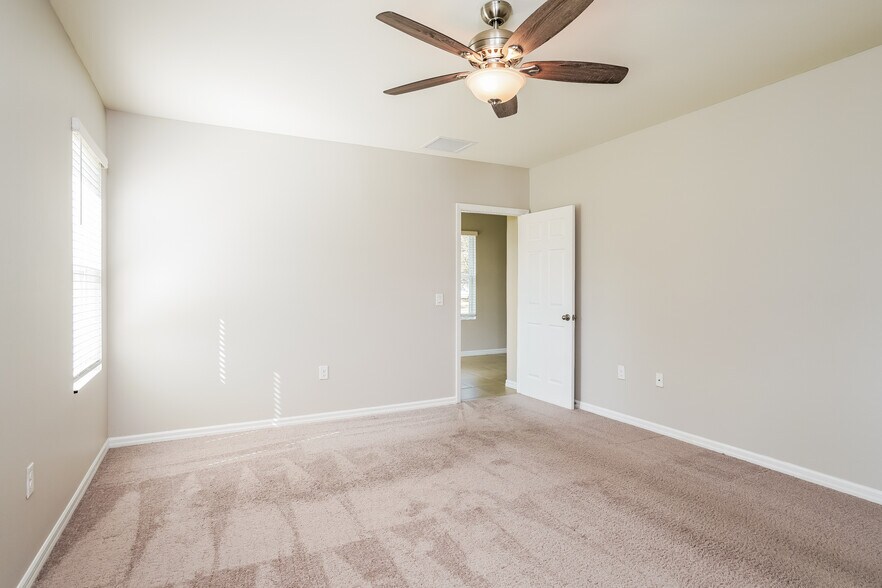 Building Photo - 28226 Arrowhead Cir