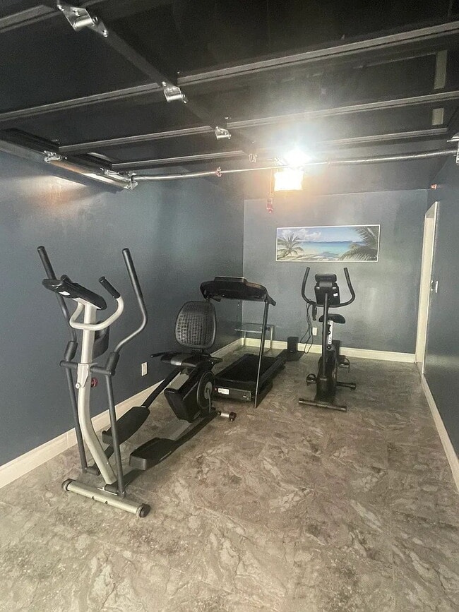 Building Photo - NO MIN CREDIT SCORE REQUIRED, BK OKAY, PAST EVICTION OKAY!, BACKGROUND FRIENDLY. Apply at "The Re...