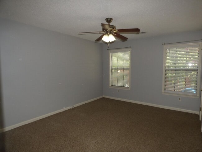 Building Photo - 1695 Belvedere Ct