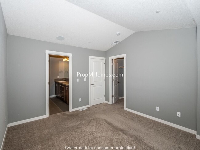Building Photo - Fantastic Three Bedroom Home In Wilsonville On Corner Lot!