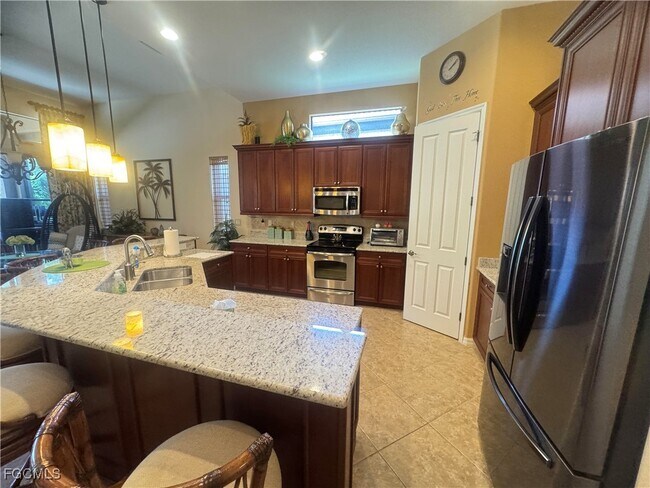 Building Photo - 8661 Mercado Ct