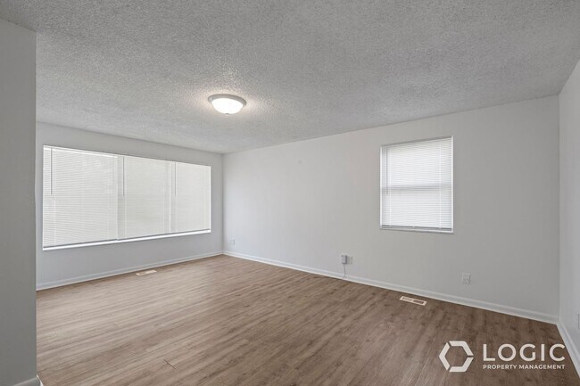 Building Photo - 615 15th St