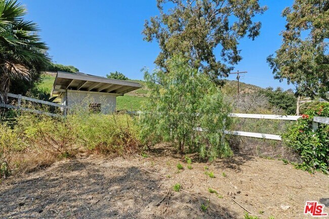 Building Photo - 6363 Sycamore Meadows Dr