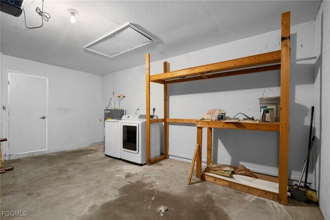 Building Photo - 2230 NW 1st Ave