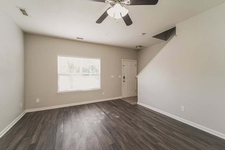 Building Photo - 4701 Potters Glen Rd