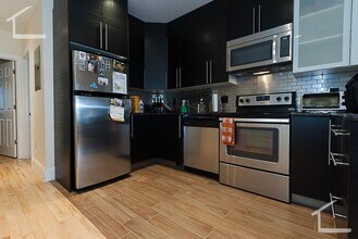 Building Photo - No Broker's Fee, Central Coolidge Corner Location, Central Heat/AC, Laundry on a Site