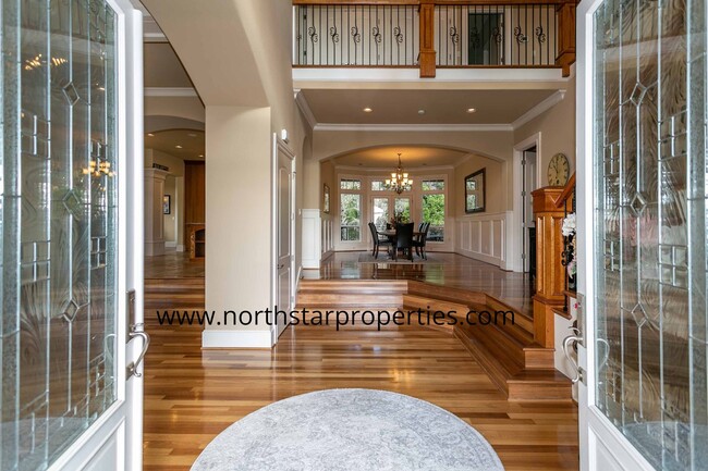 Building Photo - Stunning Home in Hidden Creek