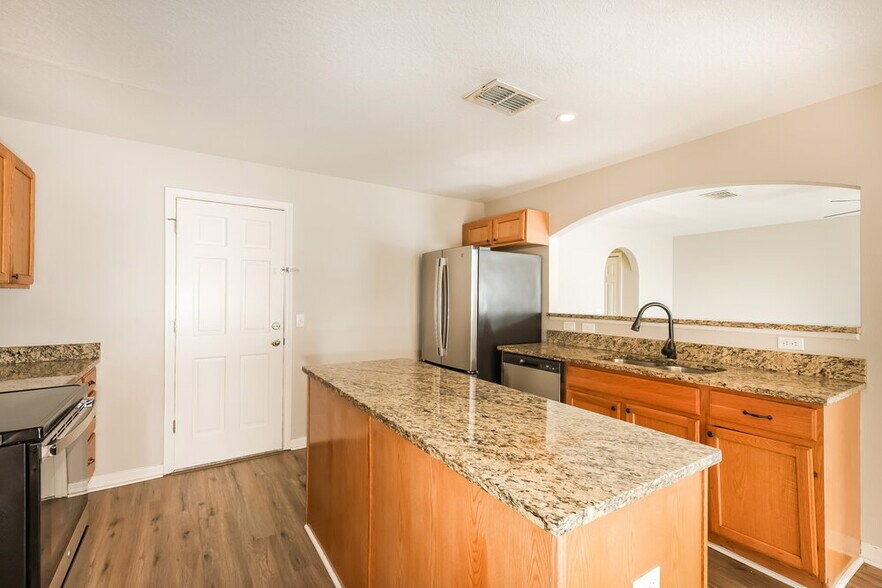 Building Photo - 939 Brenton Leaf Dr