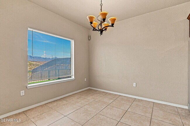 Building Photo - 641 Bariloche Dr