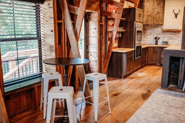 Building Photo - 19920 NW Farley Hampton Rd