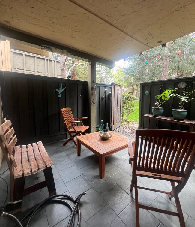 Building Photo - 5194 Makati Cir