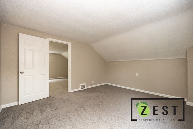 Building Photo - MOVE IN READY! OPEN HOUSE THURSDAY JUNE 26...