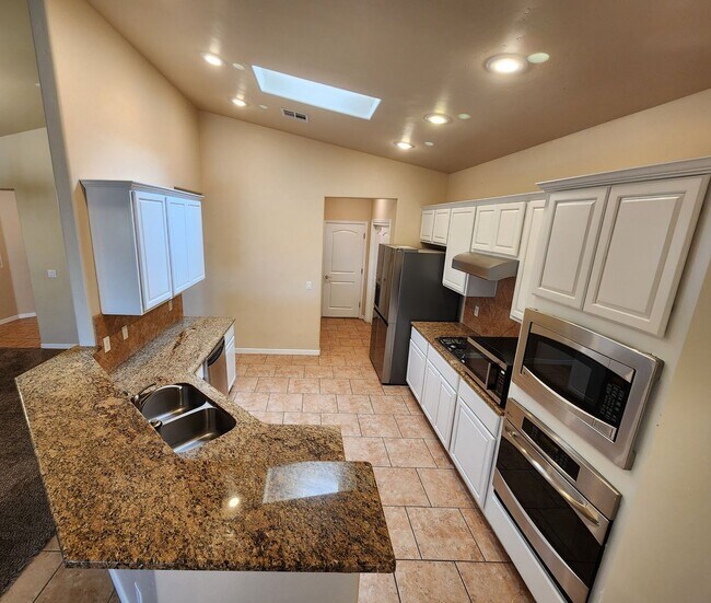 Building Photo - 4215 Franzia Rd