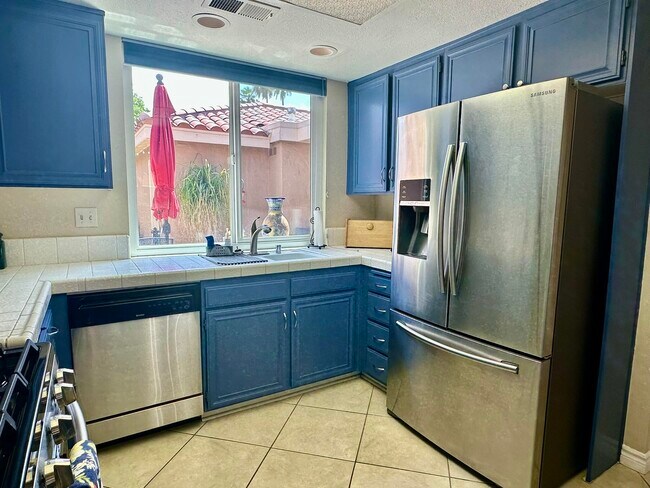 Building Photo - 336 Villena Way